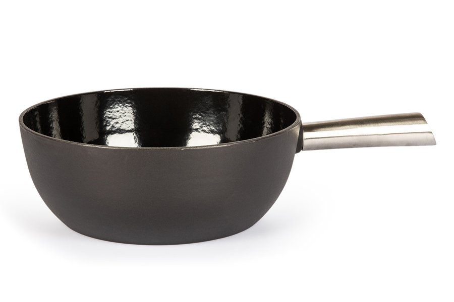 https://store.stockli.shop/media/a8/39/0b/1756157756/7324.14_s1_caquelon_elegance_schwarz_24cm.jpg?ts=1756158578